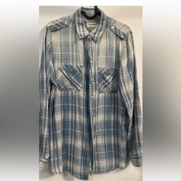 Bundle👚Tory Burch Sweater & express shirt plus 🎁 - Picture 12 of 16